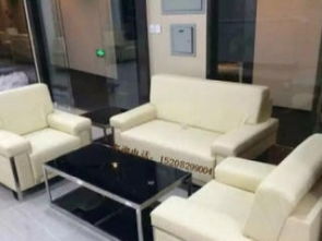 成都辦公家具廠家直銷 屏風辦公桌、電腦工位桌及木制家具選購指南